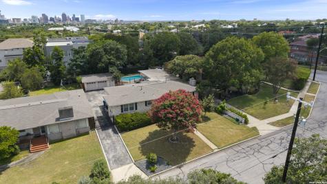 206 E Agarita Avenue San Antonio TX 78212