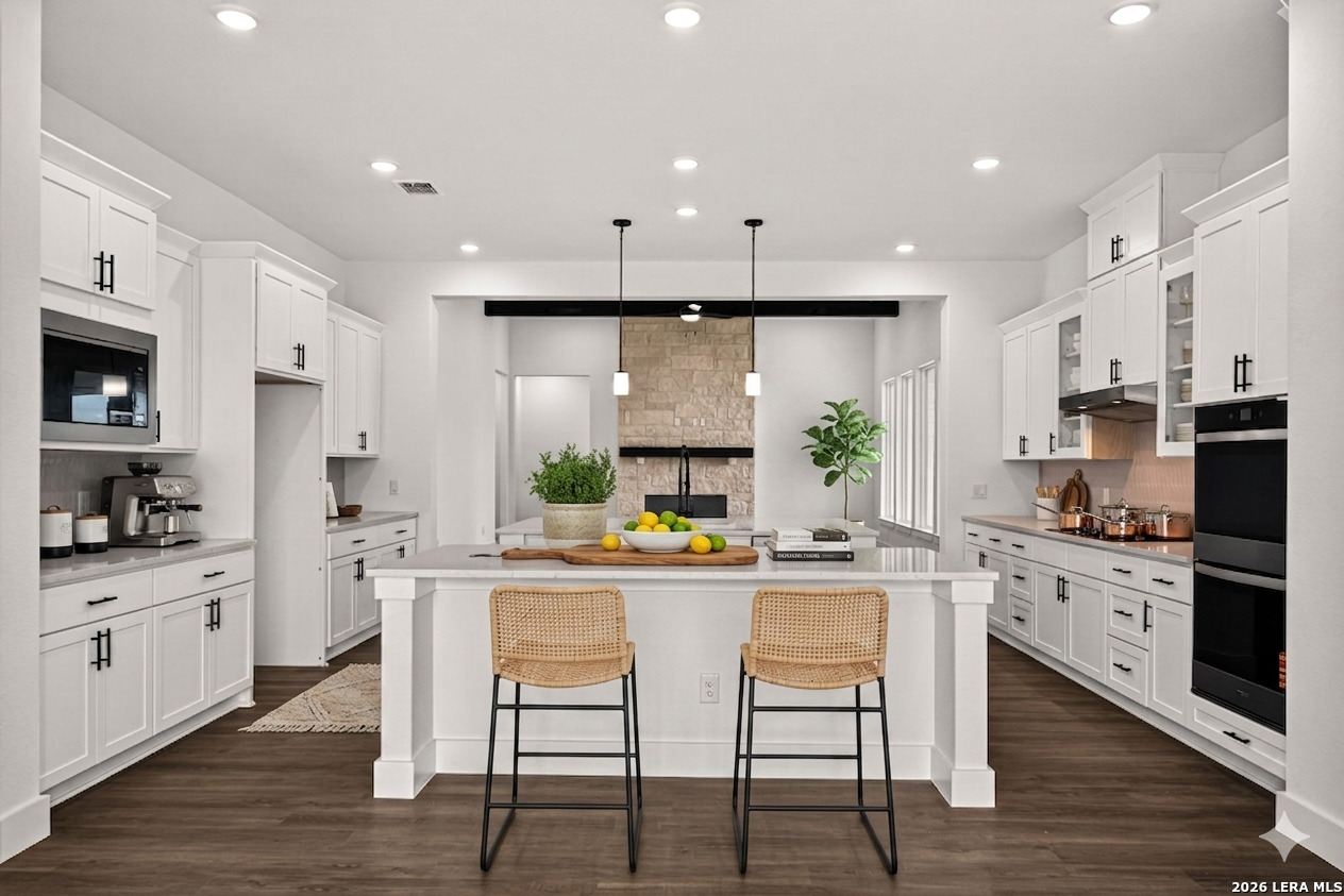 302 Venado Oaks Castroville TX 78009