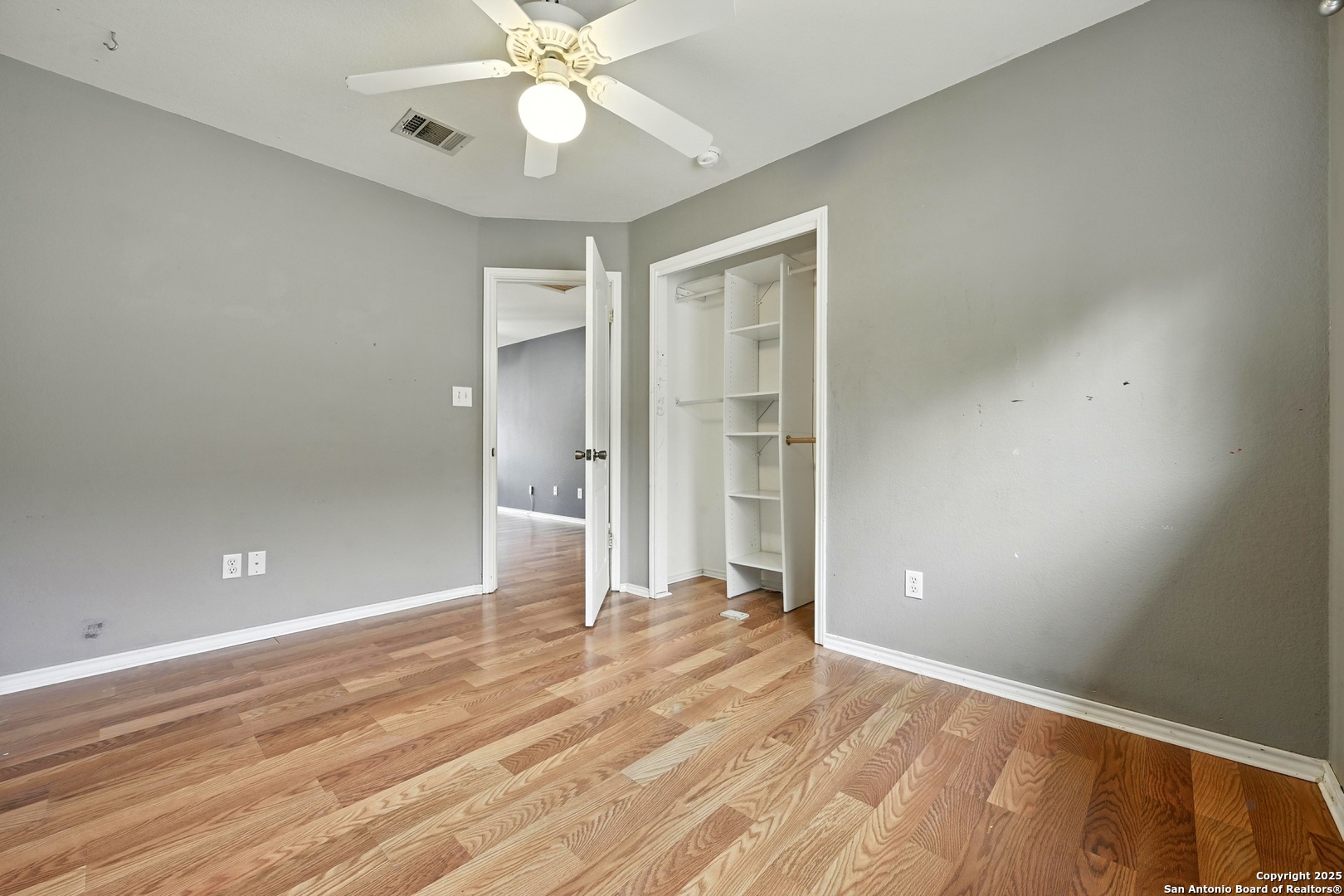 481 Whispering Hlw Kyle TX 78640