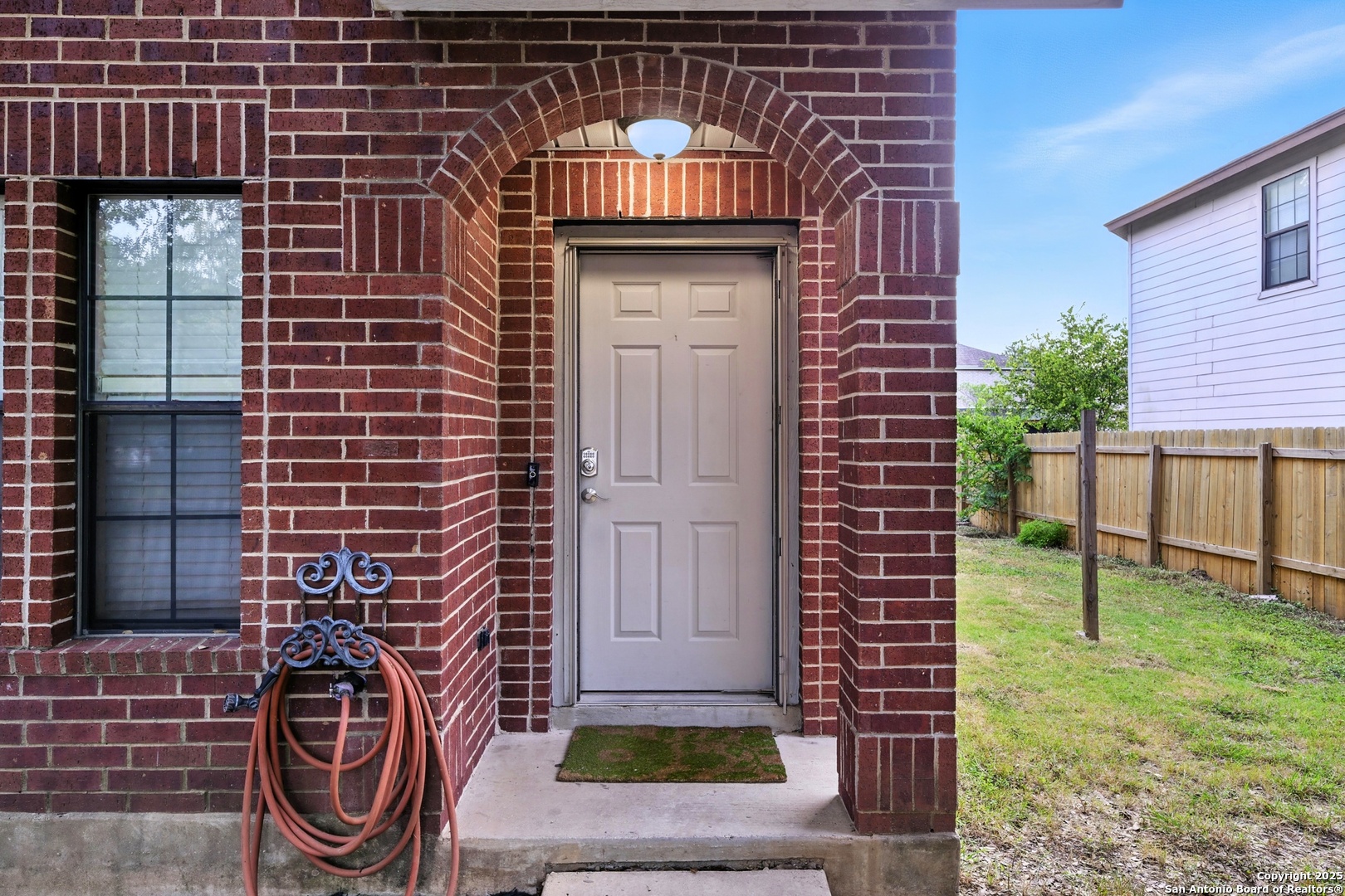 481 Whispering Hlw Kyle TX 78640