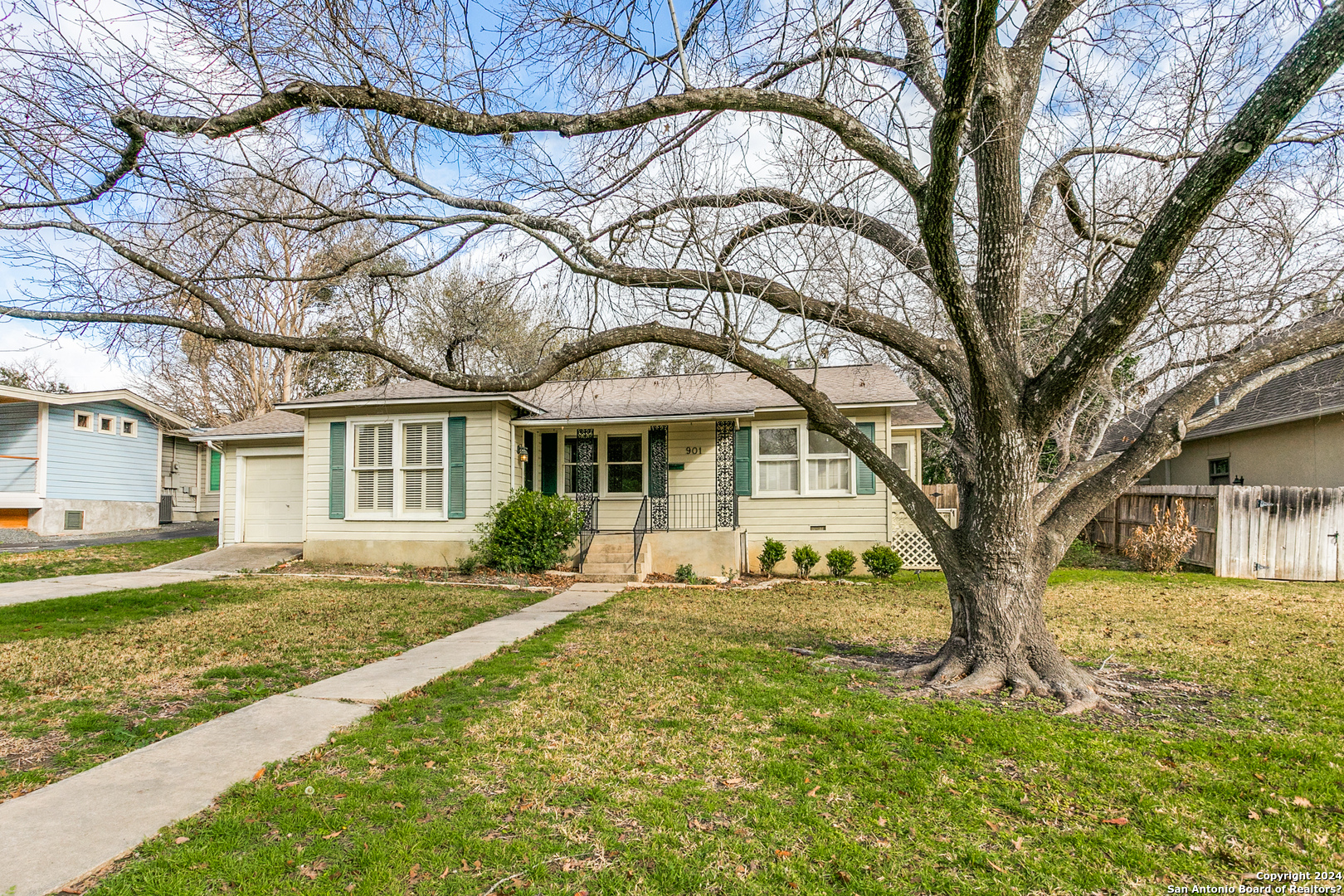 901 Garraty Road Terrell Hills TX 78209