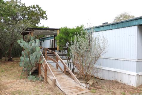 201 County Road 2470 Hondo TX 78861