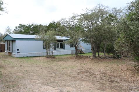 201 County Road 2470 Hondo TX 78861