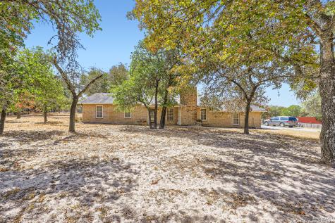 1040 Bluebonnet Lane Adkins TX 78101