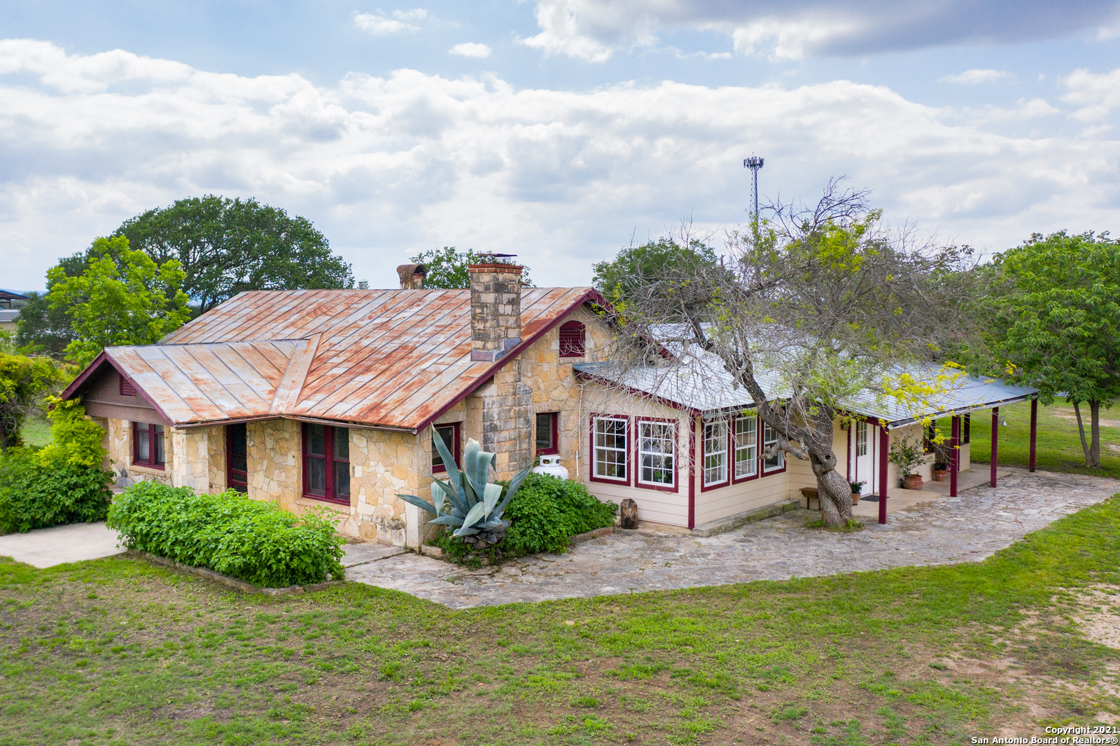 1886 Fm 1283 Pipe Creek TX 78063