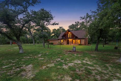 8606 State Highway 123 N Stockdale TX 78160