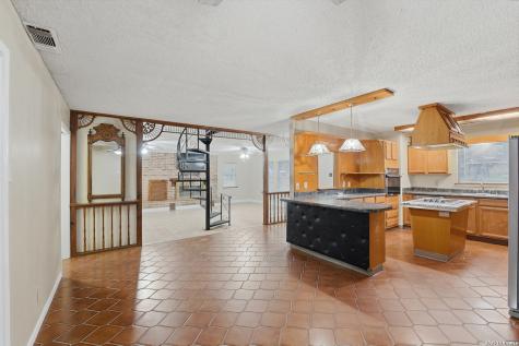 8606 State Highway 123 N Stockdale TX 78160