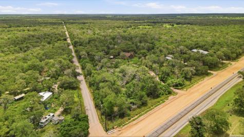 8606 State Highway 123 N Stockdale TX 78160