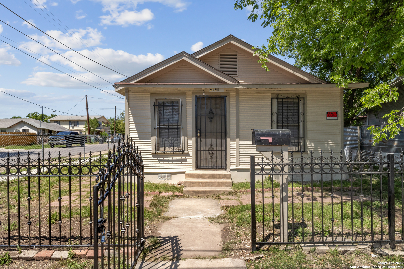 2121 San Fernando San Antonio TX 78207