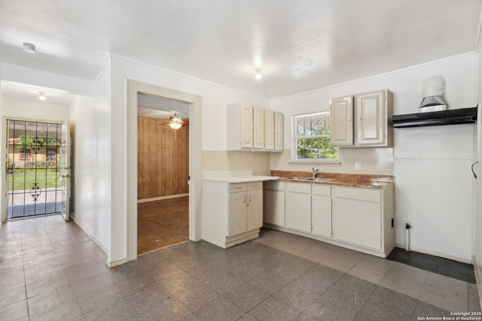 2121 San Fernando San Antonio TX 78207