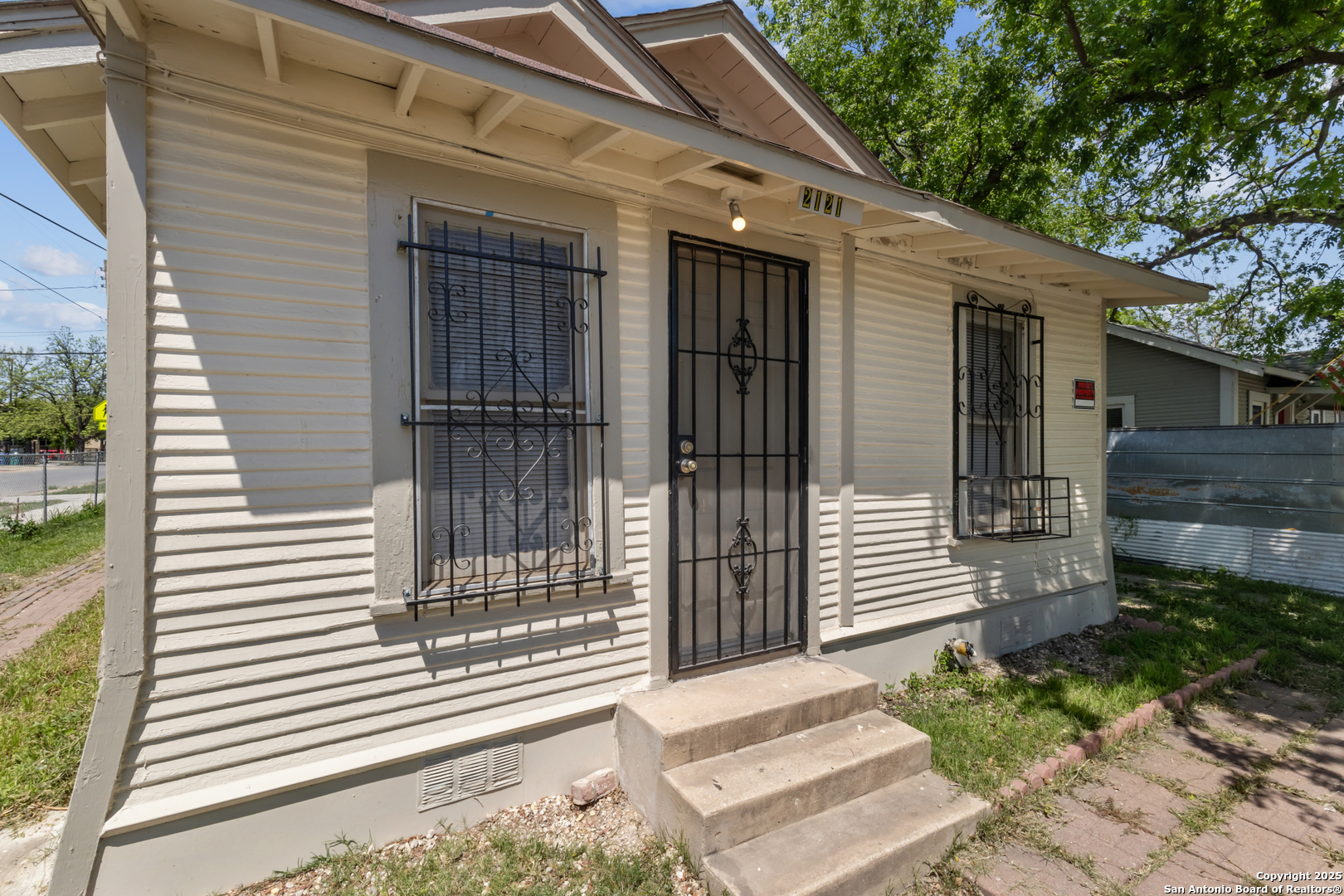 2121 San Fernando San Antonio TX 78207