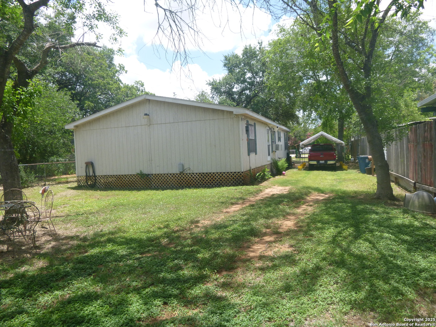 1121 Plum Floresville TX 78114