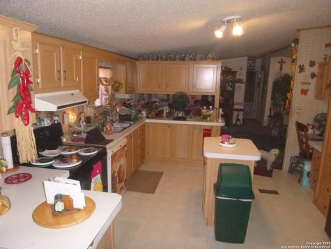 1121 Plum Floresville TX 78114