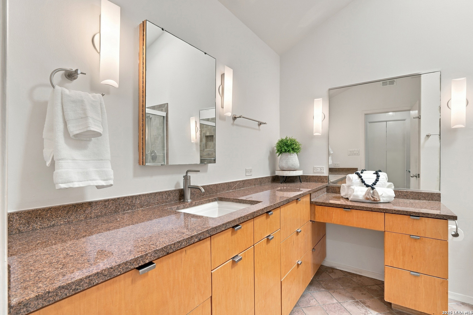 208 Grove Place Alamo Heights TX 78209