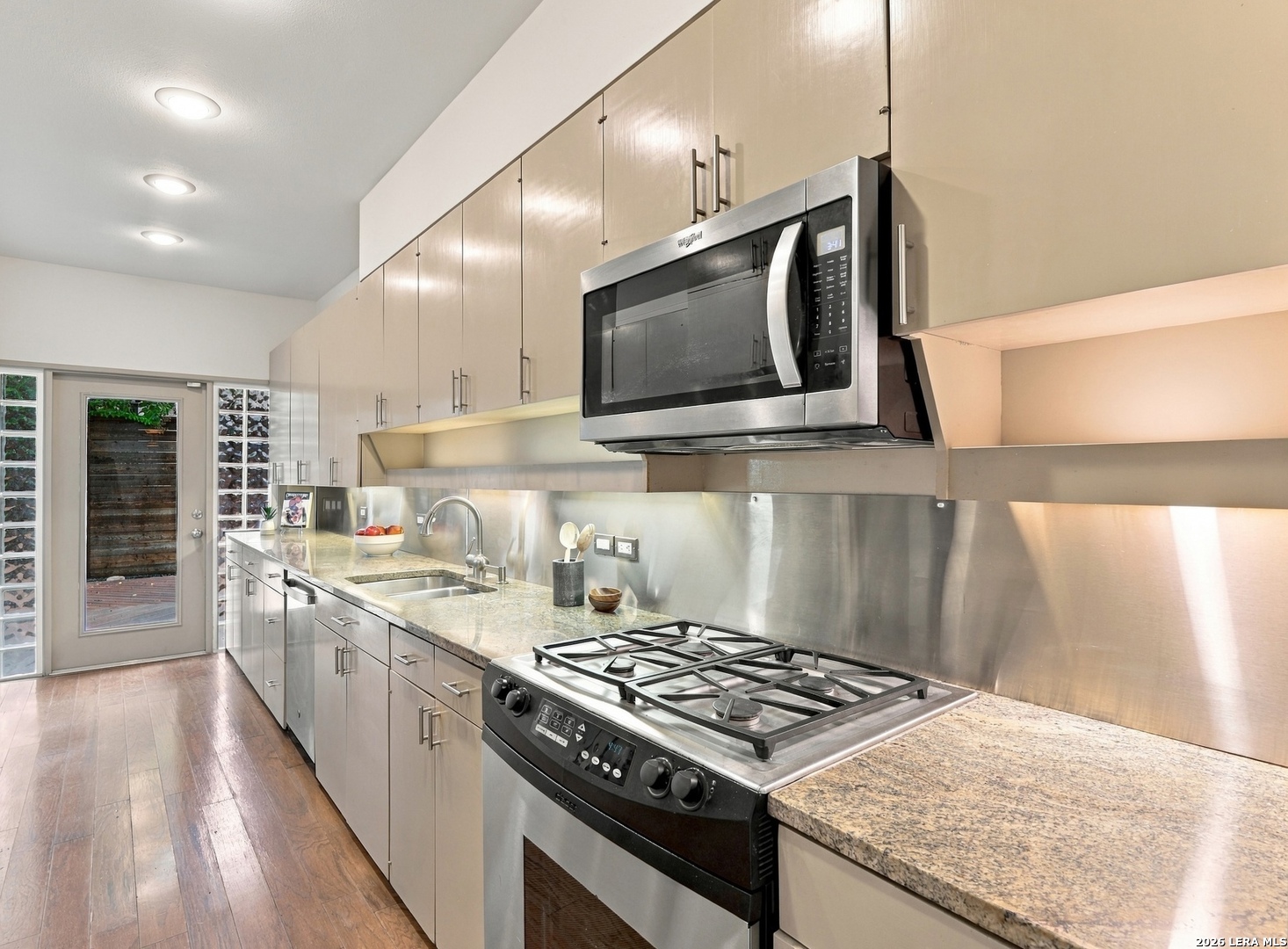 208 Grove Place Alamo Heights TX 78209