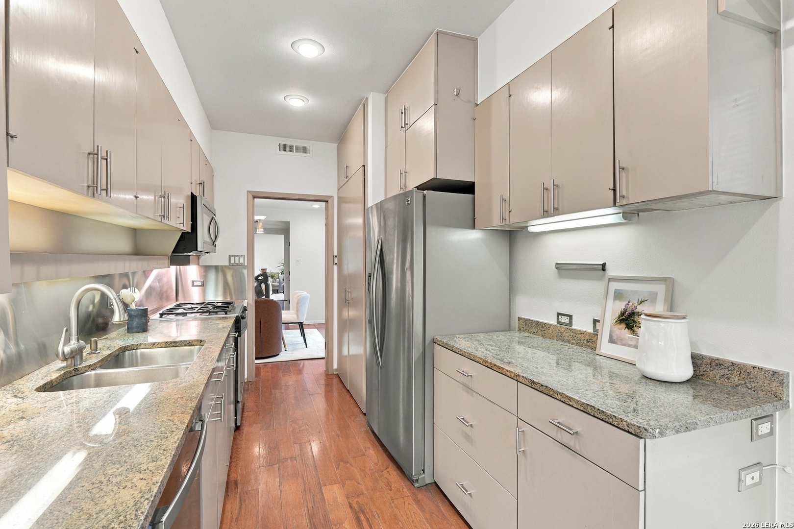 208 Grove Place Alamo Heights TX 78209