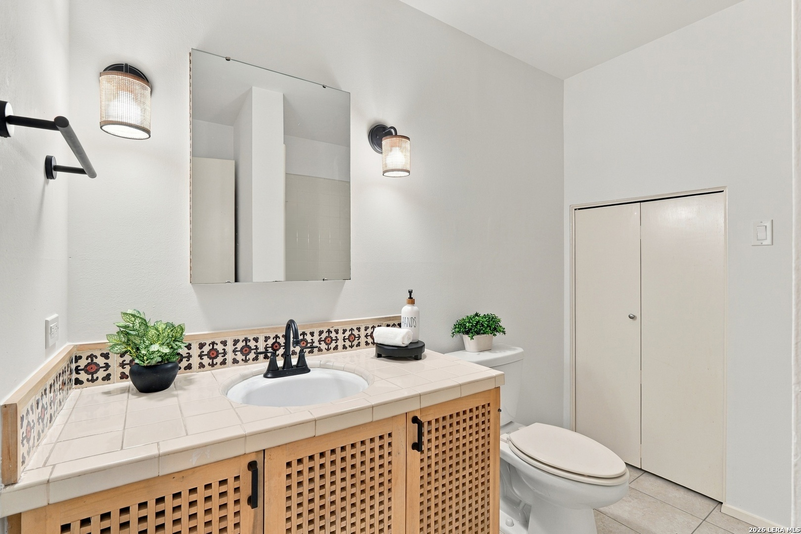 208 Grove Place Alamo Heights TX 78209