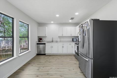9430 Kenton Hill San Antonio TX 78240