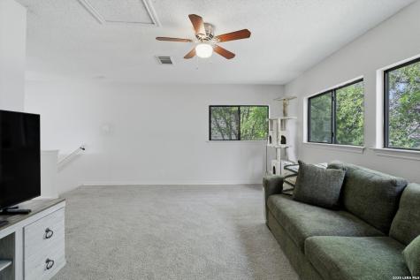 9430 Kenton Hill San Antonio TX 78240