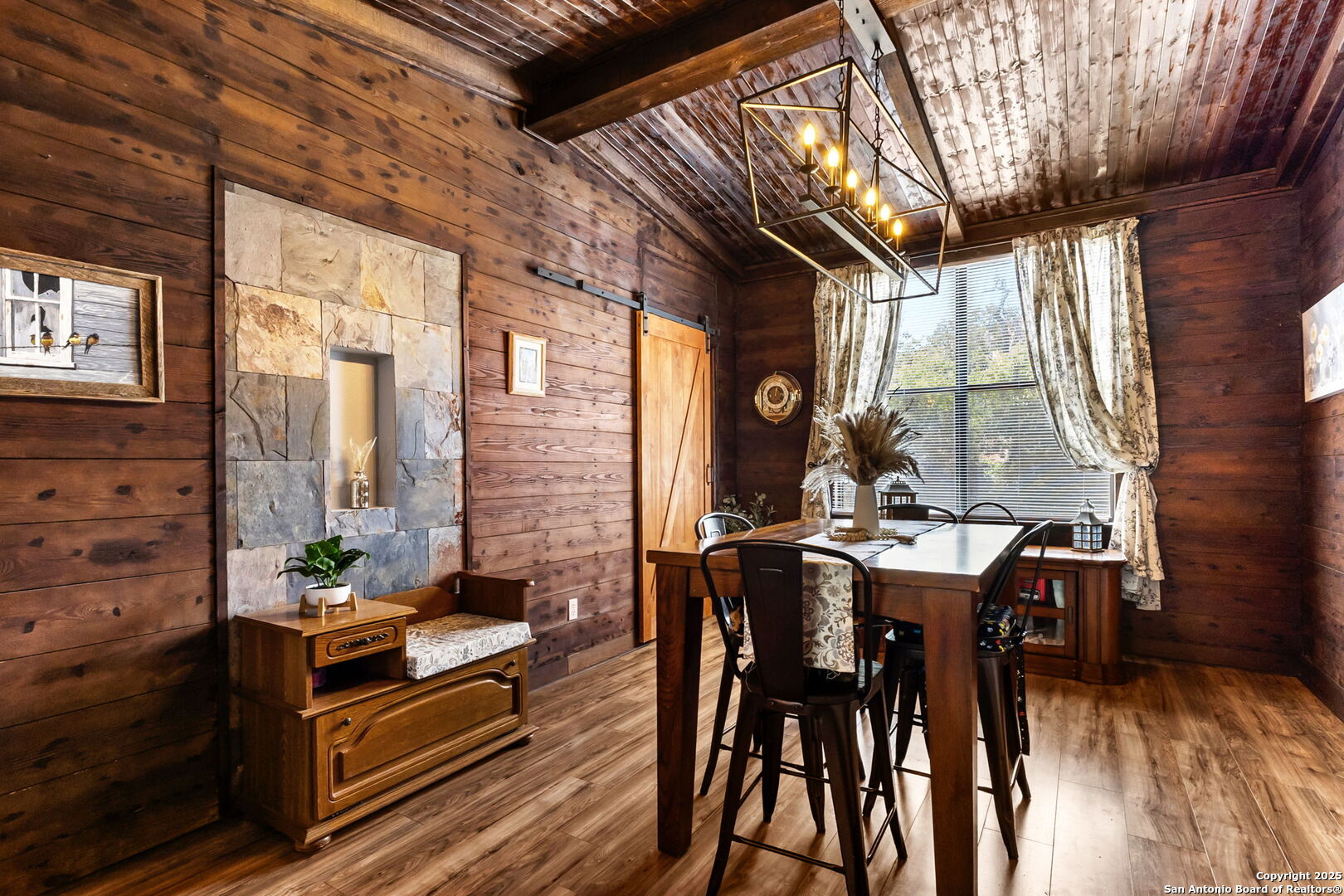 114 Avenue B Converse TX 78109