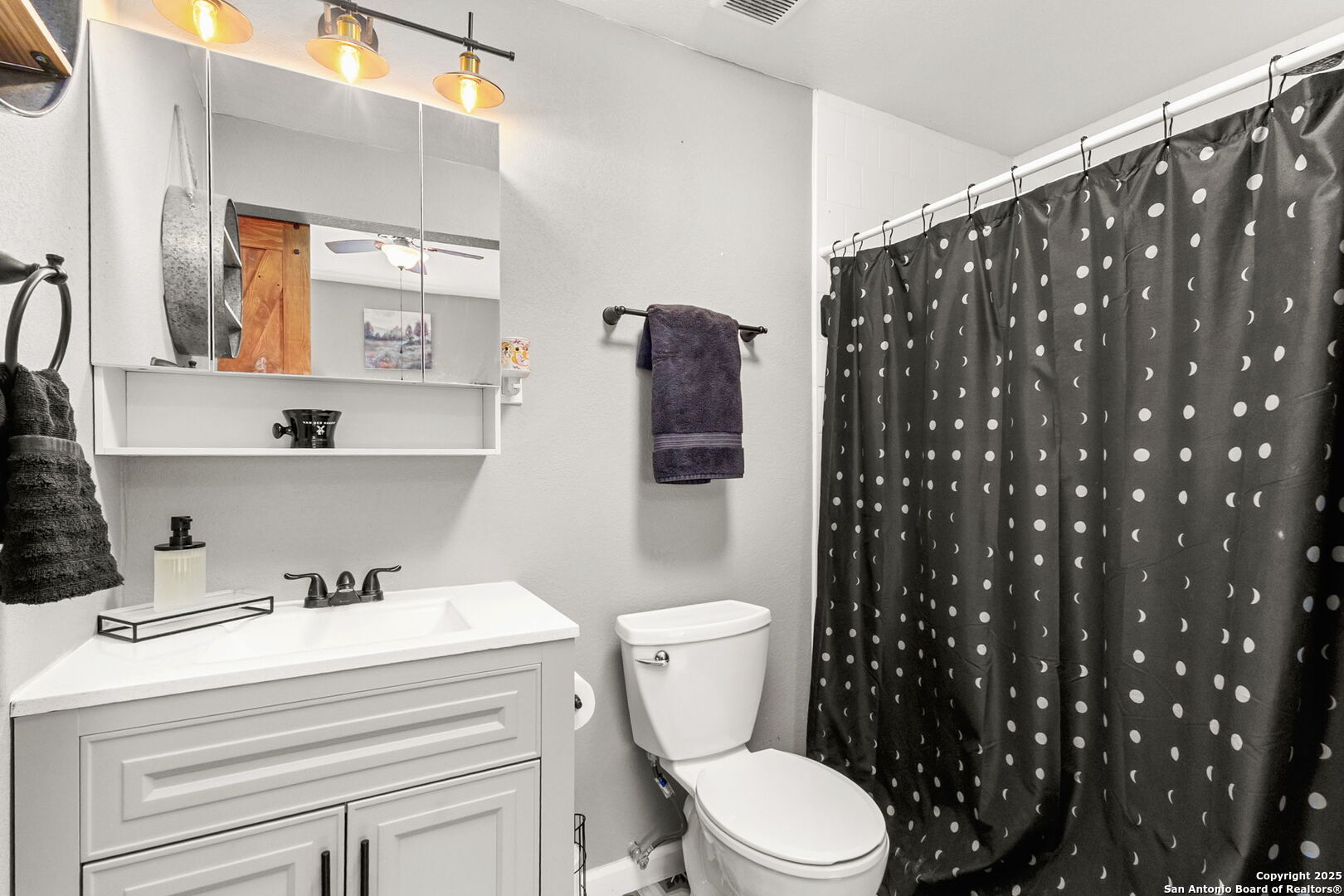 114 Avenue B Converse TX 78109