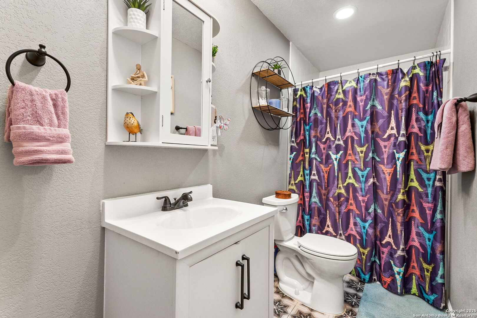 114 Avenue B Converse TX 78109