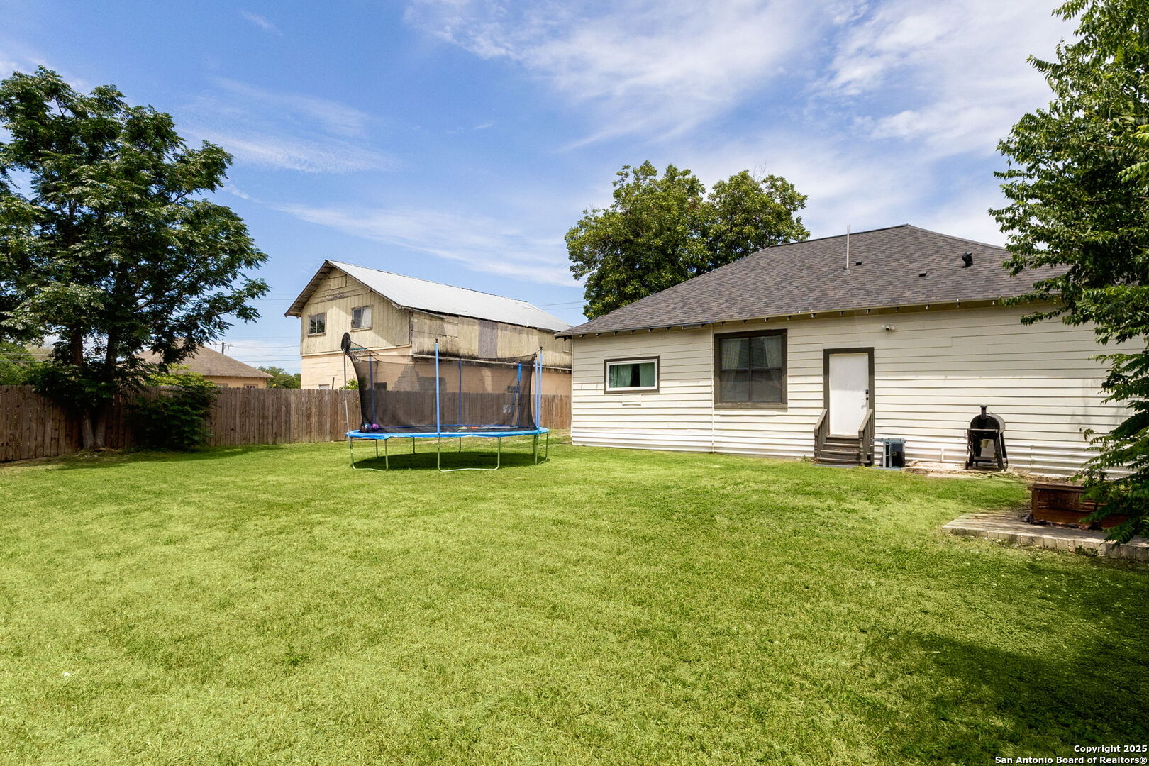 114 Avenue B Converse TX 78109