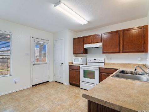 244 Cactus Patch Selma TX 78154