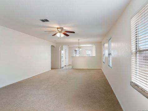 244 Cactus Patch Selma TX 78154