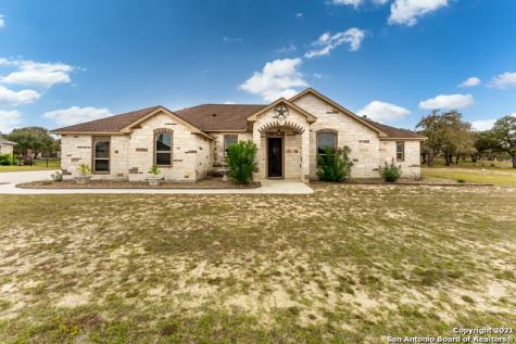 104 S Abrego Crossing Floresville TX 78114