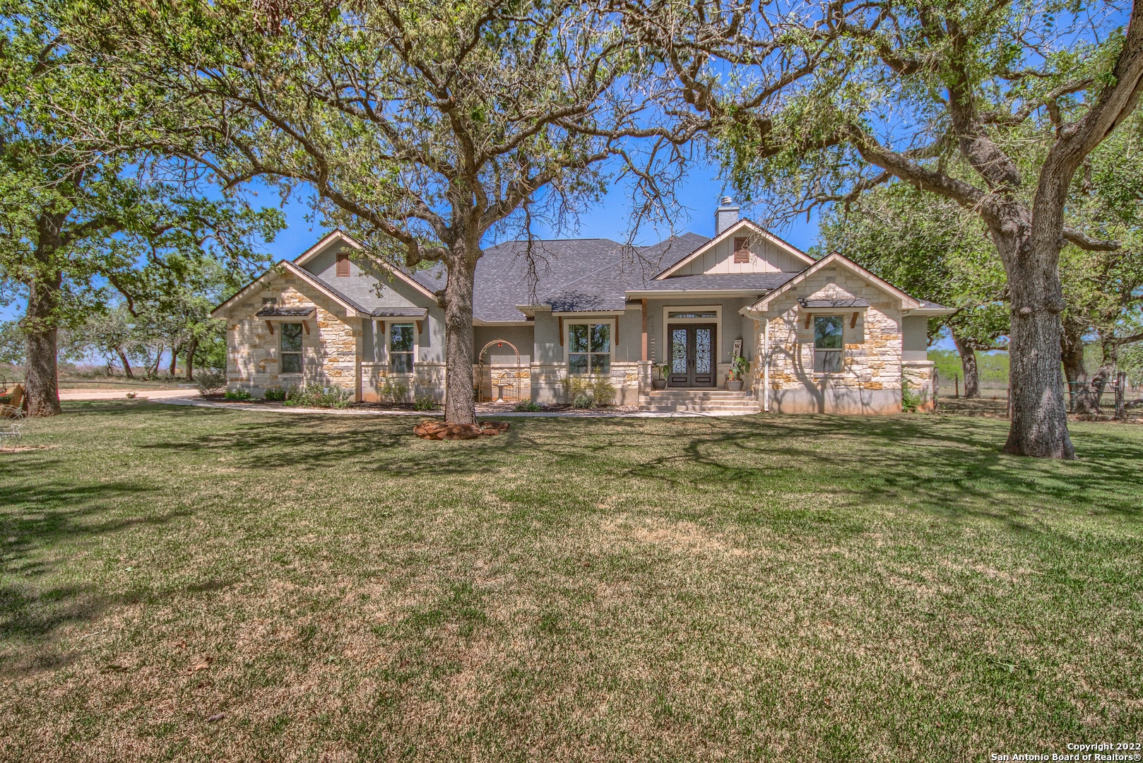 743 County Road 339 La Vernia TX 78121