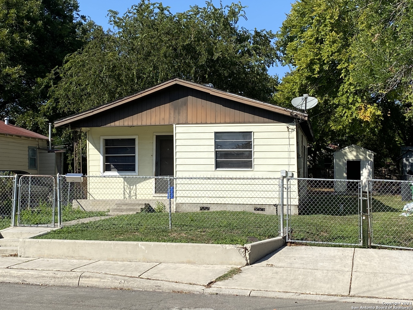 247 E Baylor San Antonio TX 78204