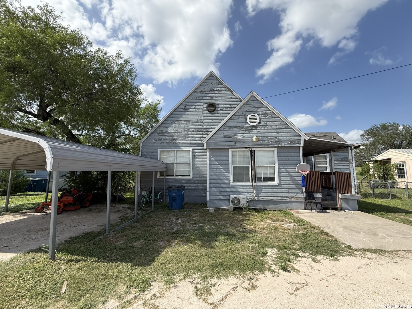 207 Mcgloin Street Three Rivers TX 78071