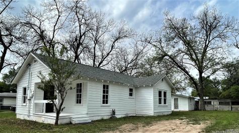 400 W Humphreys Street Seguin TX 78155