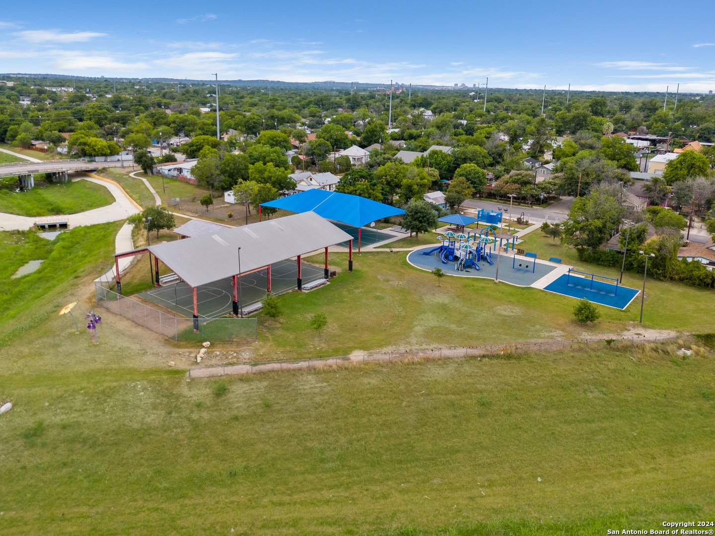 713 N Navidad Street San Antonio TX 78207