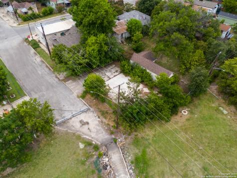 713 N Navidad Street San Antonio TX 78207