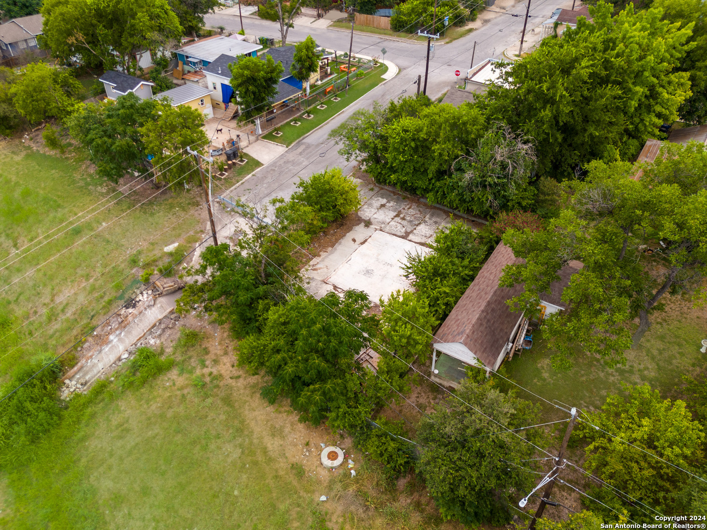 713 N Navidad Street San Antonio TX 78207