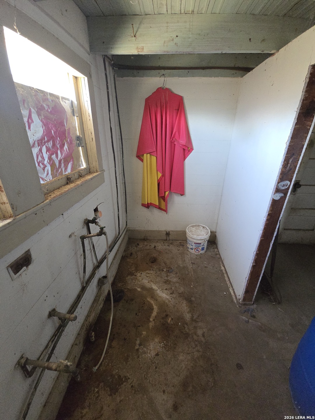 605 E Floresville TX 78114