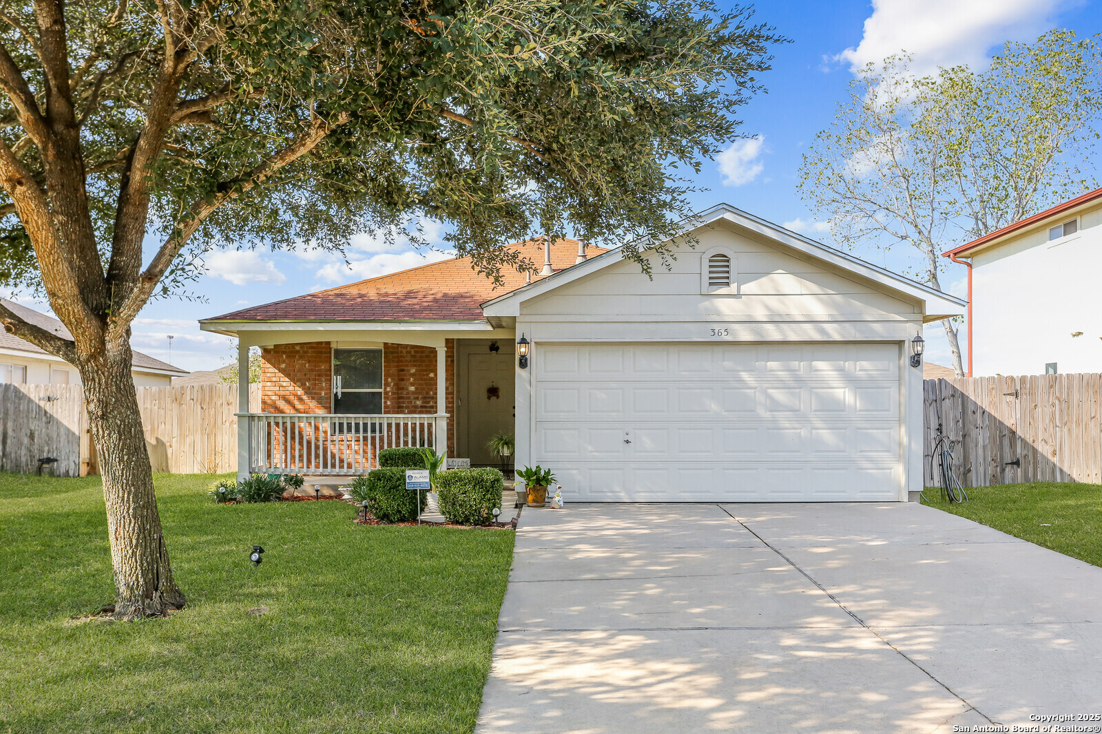 365 Leonardo Kyle TX 78640