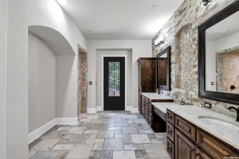 619 Legacy Ridge San Antonio TX 78260