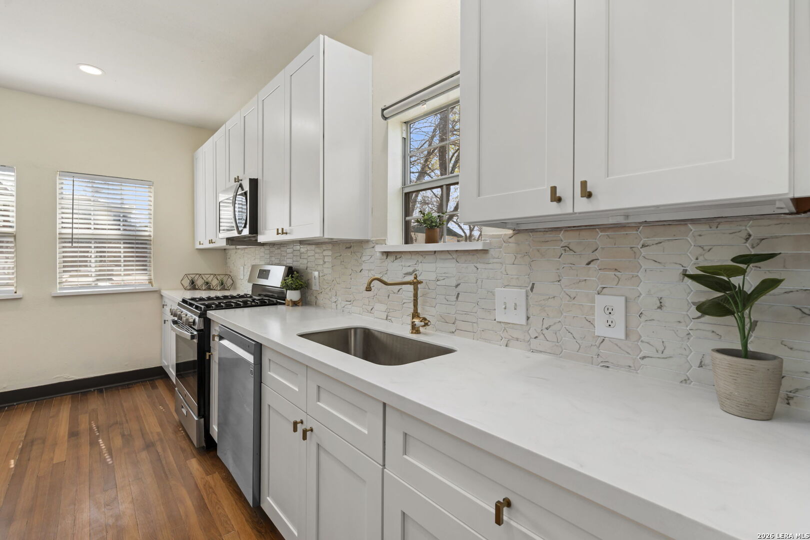 1526 Schley San Antonio TX 78210