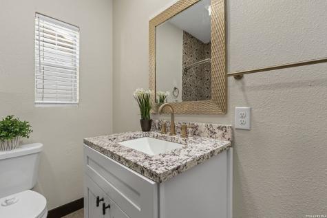 1526 Schley San Antonio TX 78210