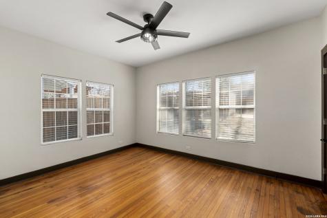1526 Schley San Antonio TX 78210