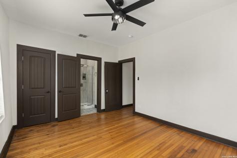 1526 Schley San Antonio TX 78210