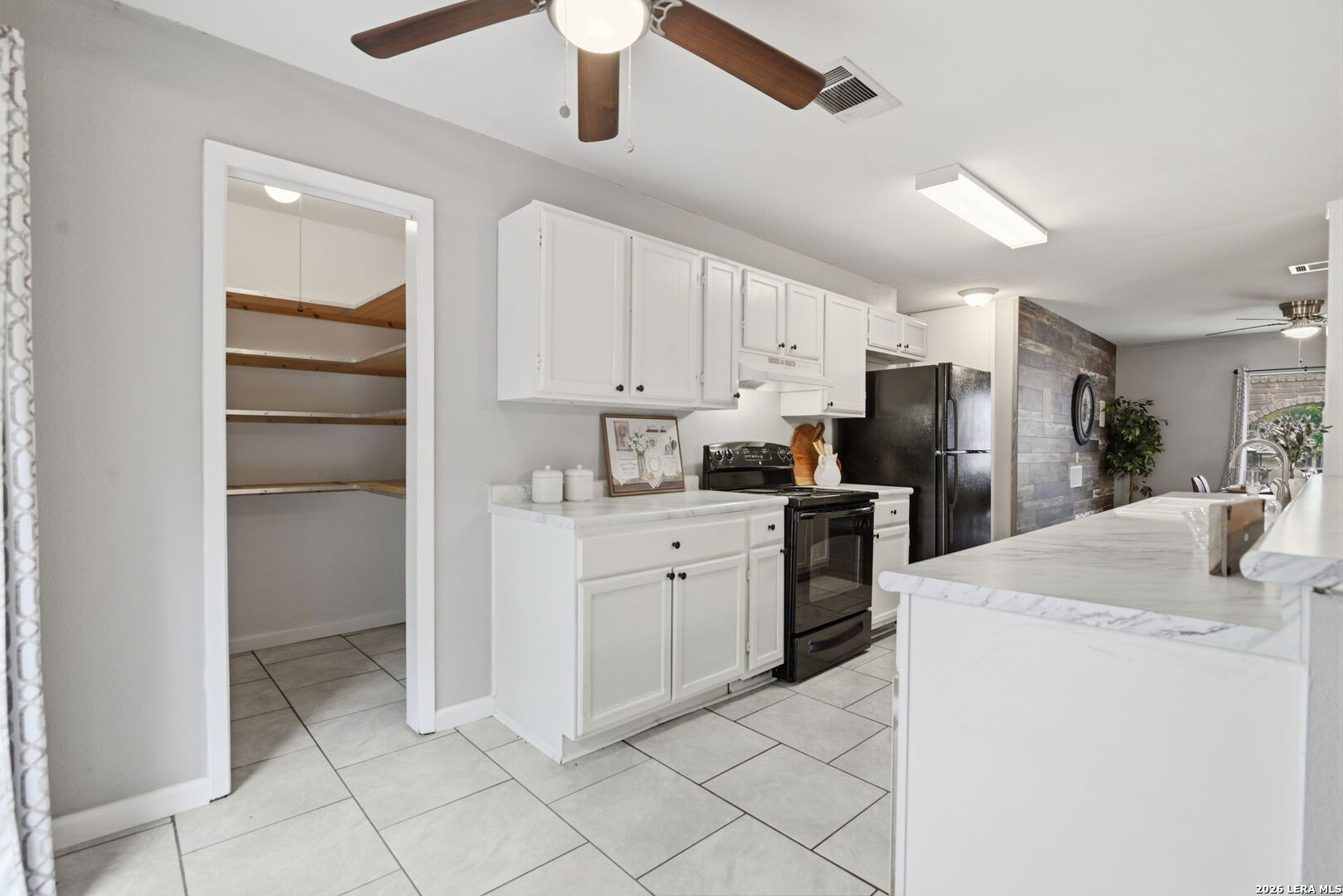802 Thrasher San Antonio TX 78245