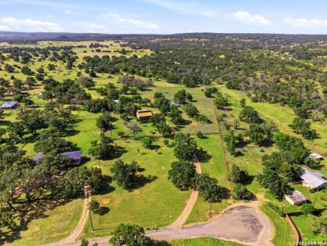 213 Cardinal Lane Fredericksburg TX 78624