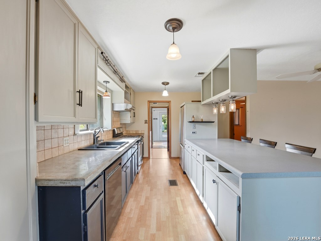 213 Cardinal Lane Fredericksburg TX 78624