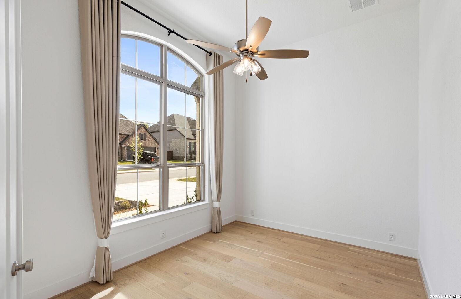 10023 Deidehban Boerne TX 78006