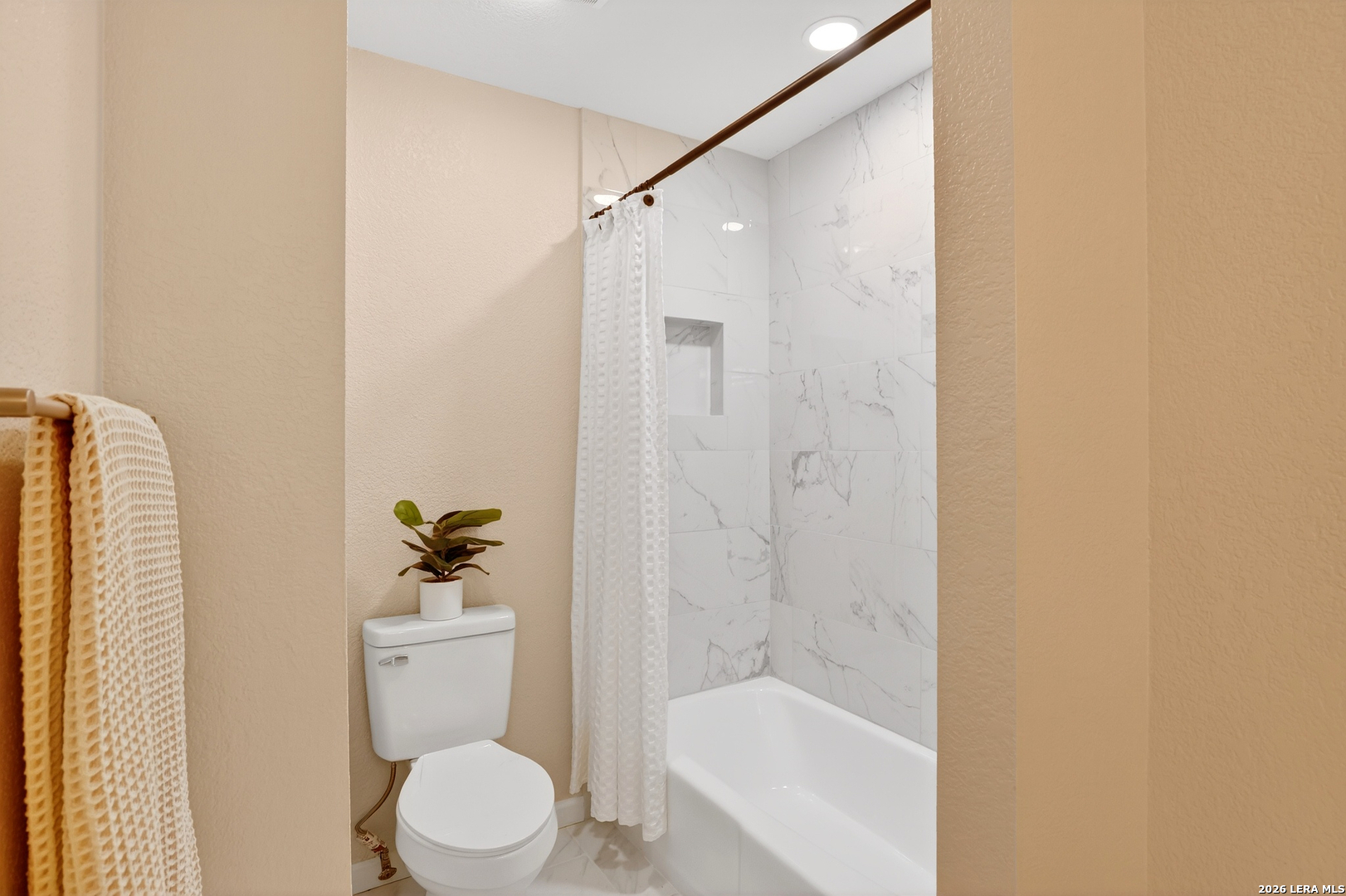 330 Chaparral Pleasanton TX 78064