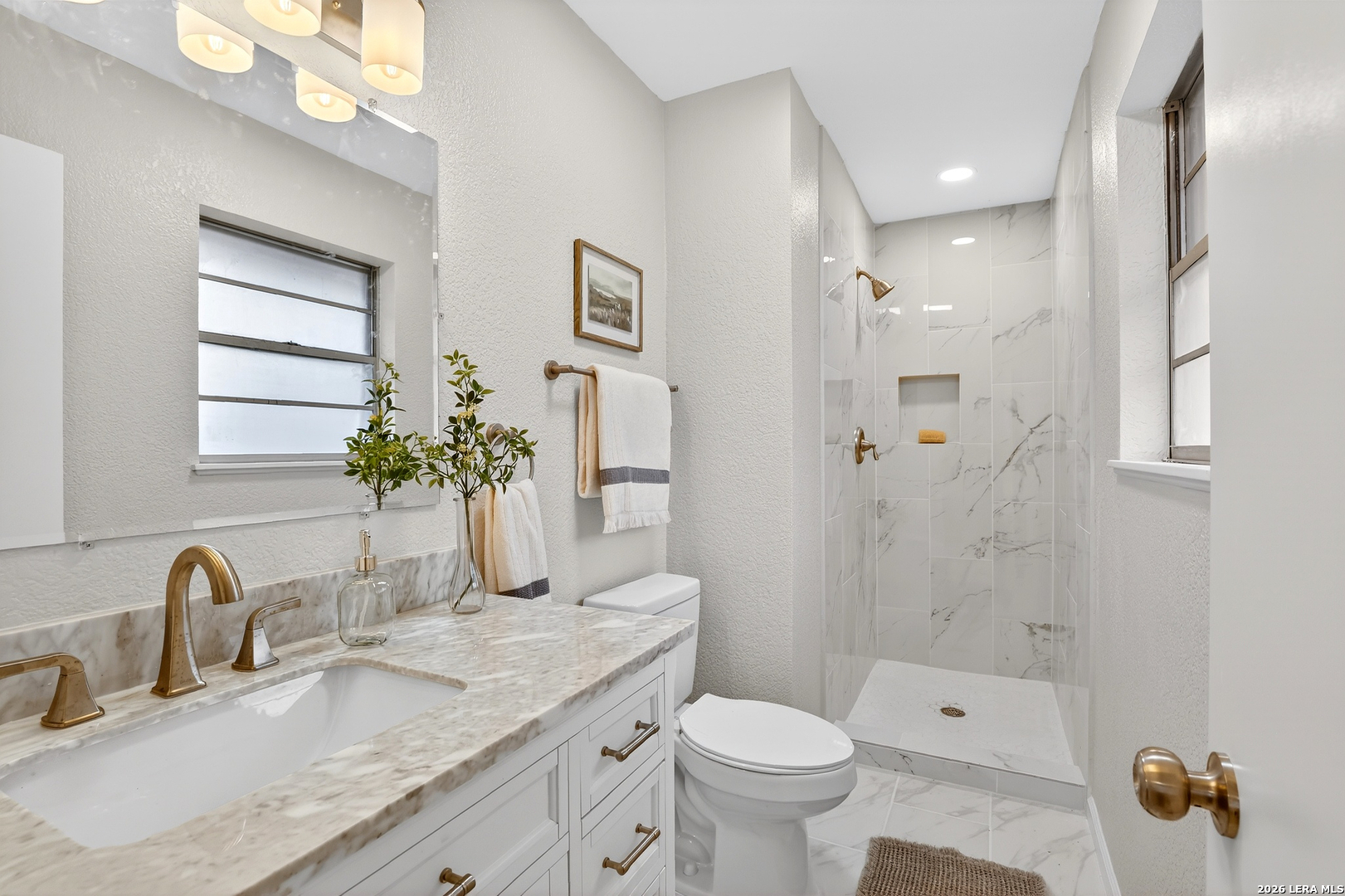 330 Chaparral Pleasanton TX 78064